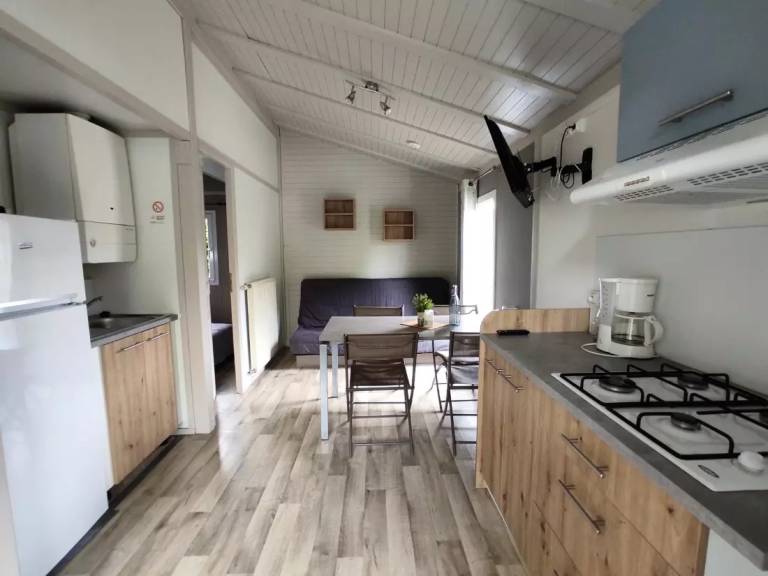 Campsite Le Rouge Gorge - Chalet 30m² (2 bedrooms) 7 people — photo 3