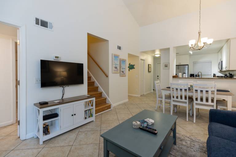 7704 Treetops: South Forest Beach Villa. Sleeps 8. Pet Friendly. — photo 4