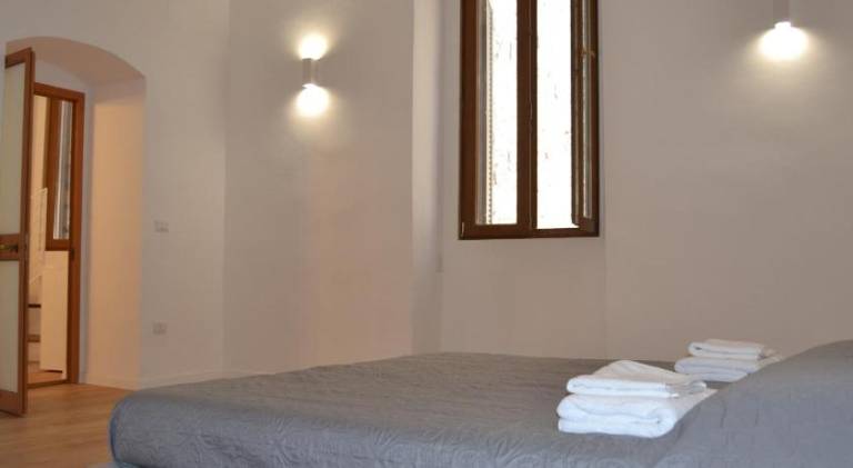 Holiday apartment with 2 rooms for 4 persons in Bari