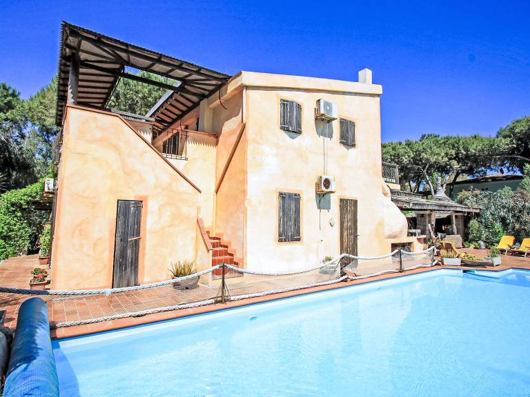 Children-friendly house with terrace, garden & private pool | Next to the beach | Pet-friendly — photo 2