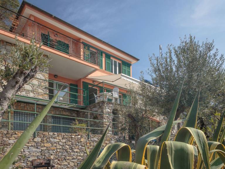 Vacation home with grill, terrace & private pool | Nature view — photo 3
