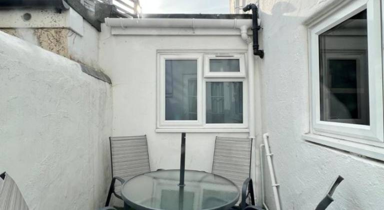 Apartment | Near British Airways i360 — photo 4