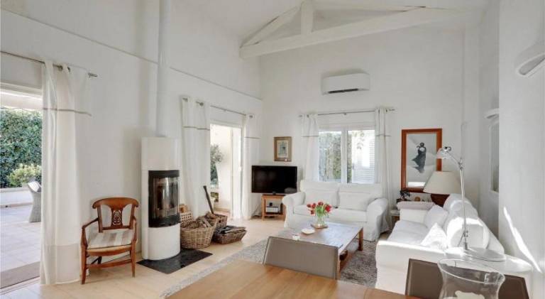 Fully equipped wonderful villa with patio, garden & pool | Next to the beach | Dogs allowed — photo 2