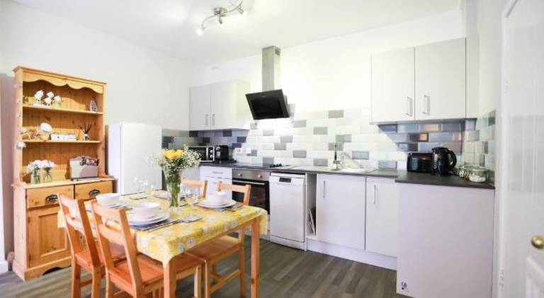 Apartment with pool & jacuzzi in Bideford