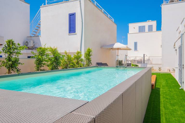 Children-friendly villa with private pool & barbecue | Pool view | Pets are welcome — photo 4