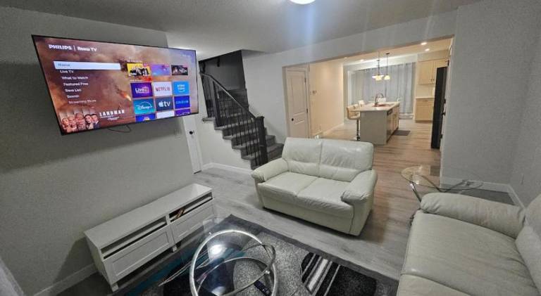 Villa | Suitable for remote work in Regina, SK