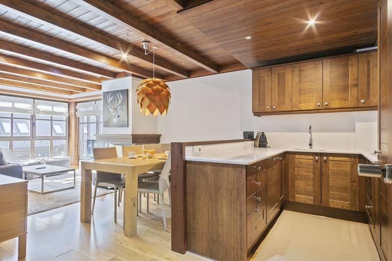 Family-friendly beautiful apartment | Mountain view | Next to the ski | Pets are welcome — photo 3