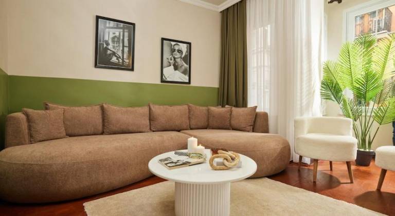 Apartment with patio | Near Taksim Square | Good for workation in Marmara