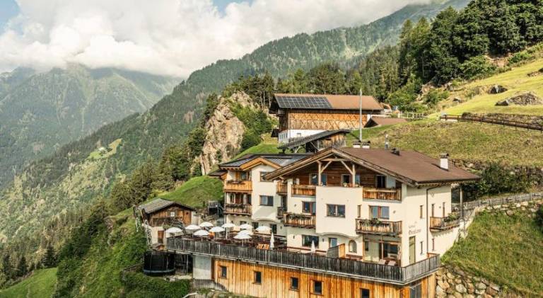 Holiday apartment with yard & BBQ | Perfect for remote work in Marlengo