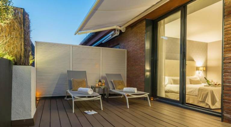 Beautiful serviced apartment with patio | Suitable for remote work | Pets are welcome — photo 2
