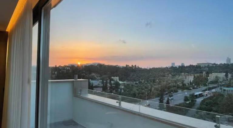 Amazing 2Bdrm penthouse in JLM with balcony and view - פנטהאוז ירושלים — photo 5