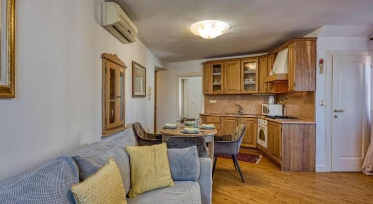 Holiday apartment with 2 rooms for 5 persons — photo 2
