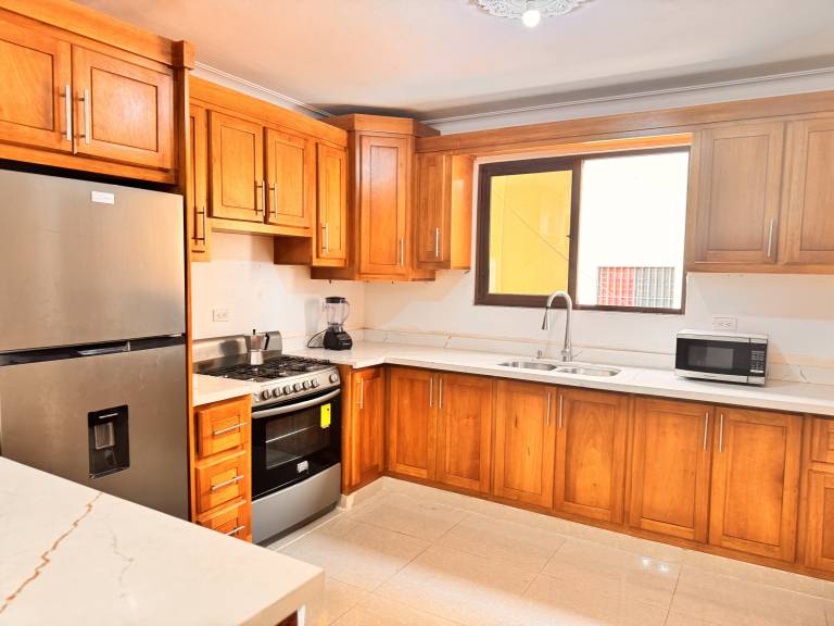 Enjoy Huge 4 bedrooms, and 3 bathrooms, 8 new apartments — photo 2