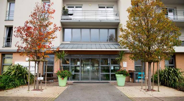 Serviced apartment with terrace, pool & garden | Pets are welcome — photo 4