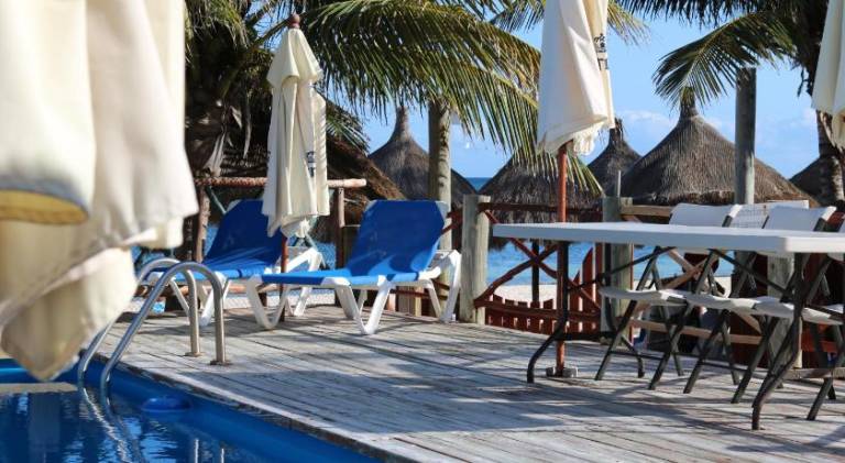 Nice vacation home with terrace, private pool & yard | Pets allowed — photo 3