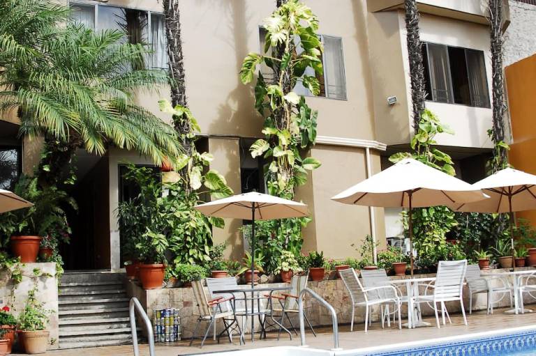 Aparthotel Guijarros
