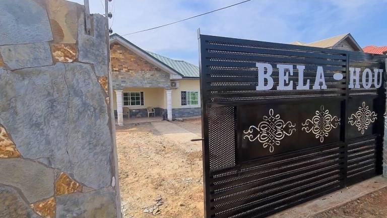 House  Tema