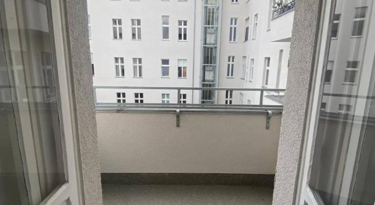 Apartment with terrace — photo 5