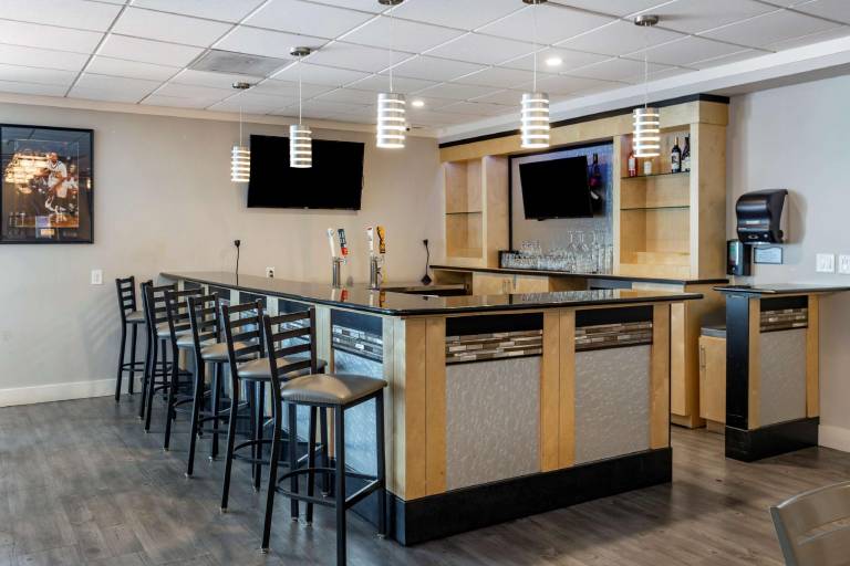 Best Western Plus University Inn — photo 4