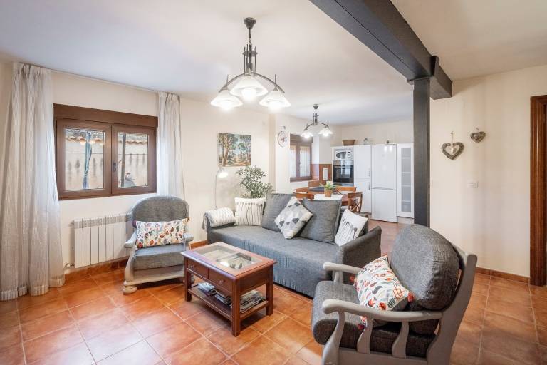 Children-friendly wonderful vacation home with yard, patio & BBQ | Pet-friendly — photo 3
