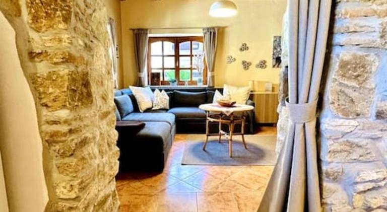 Vacation home with garden, jacuzzi & terrace | Pet-friendly — photo 3