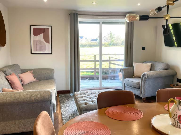 Children-friendly nice cottage with yard & jacuzzi | Pets allowed — photo 5