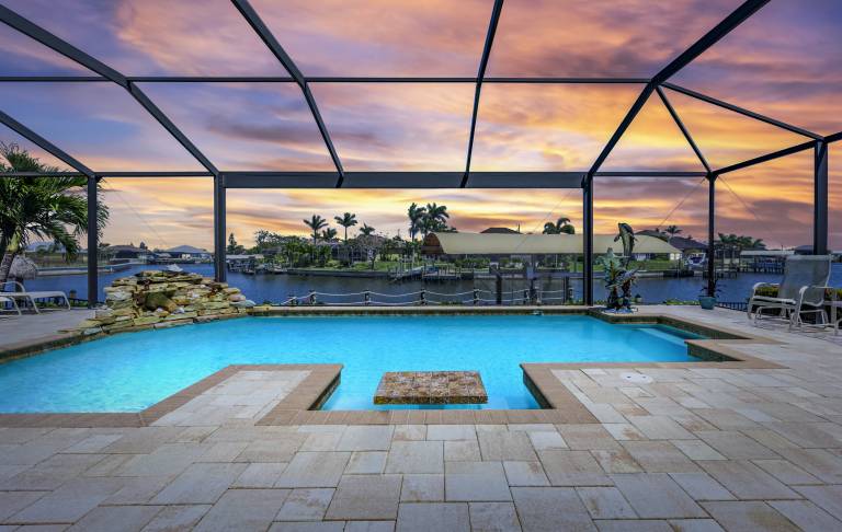 Waterfront Haven Pet Friendly Heated Pool Dock — photo 3