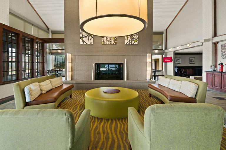 Red Roof Inn & Suites Irving – DFW Airport South — photo 2
