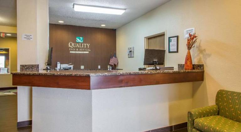 Quality Inn & Suites Bloomington I-55 and I-74 — photo 4
