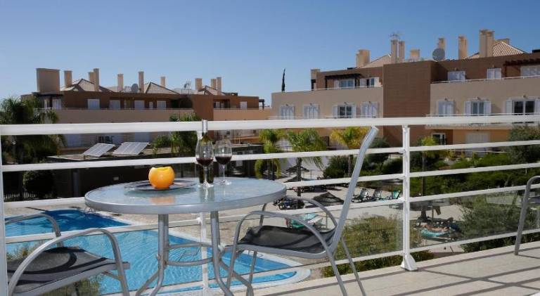 Fully equipped apartment with private pool, patio & garden | Pet-friendly — photo 2