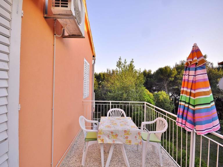 Apartment with fast internet & garden | City view — photo 5