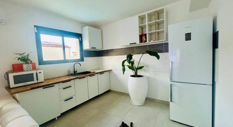 Belle chambre dans villa neuve avec piscine — photo 4