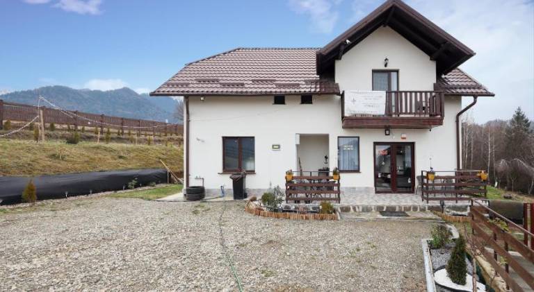 Nice lodge with grill, yard & patio | Pet-friendly in Brasov