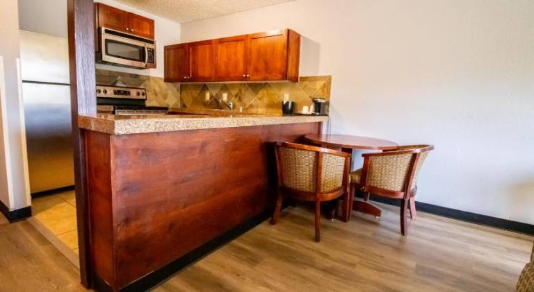 Red Lion Inn and Suites Vancouver — photo 3