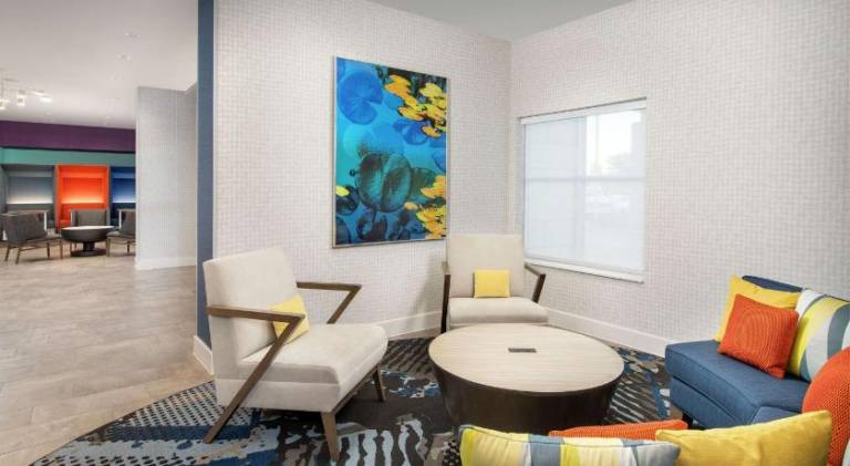 Tru by Hilton Denver Airport Tower Road — photo 3