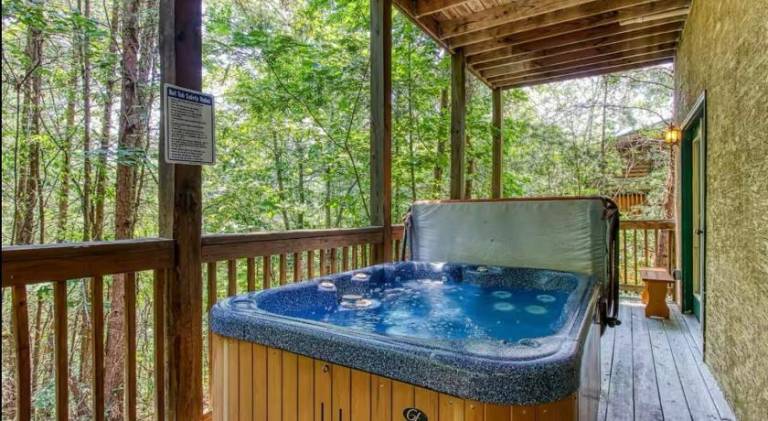 Vacation home with hot tub, pool & grill | Pets are welcome — photo 5
