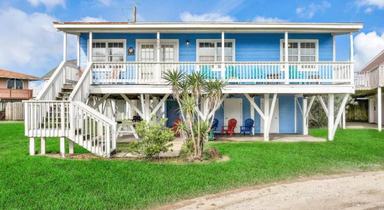 Fully equipped lovely house with patio & barbecue | Next to the beach | Good for workation | Dogs allowed in Jamaica, TX