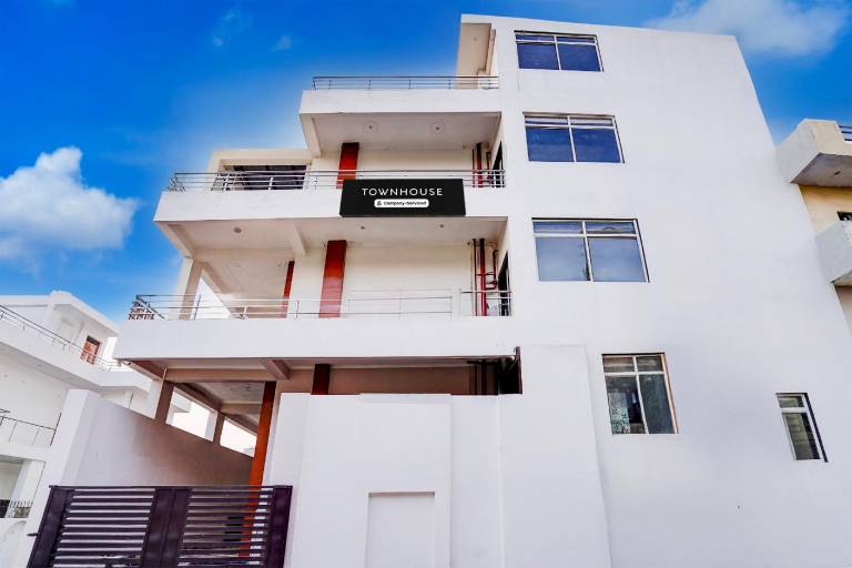 Super Townhouse Faizabad Road Opp BBD University in Lucknow