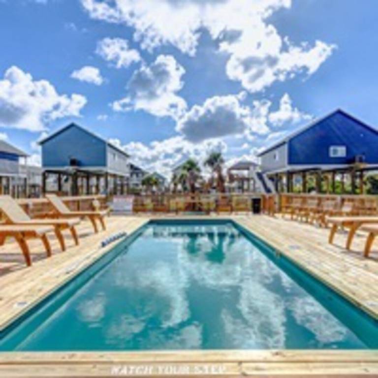 Family-oriented vacation home with pool & terrace | Pets are welcome — photo 2