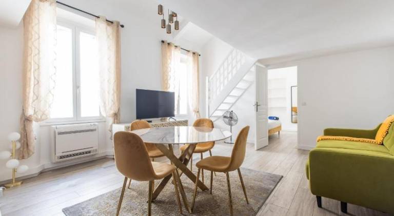 LB Vacation Rentals I Duplex Commandant Andre 65m2 I Casa d'Azur in Cannes