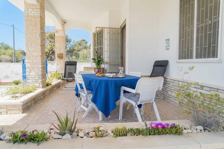 Villa with BBQ, garden & terrace — photo 3