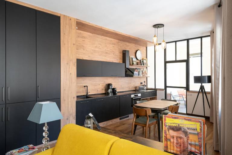 Charming rental apartment with patio | Near Notre-Dame de la Garde | Perfect for remote work | Dogs allowed — photo 3