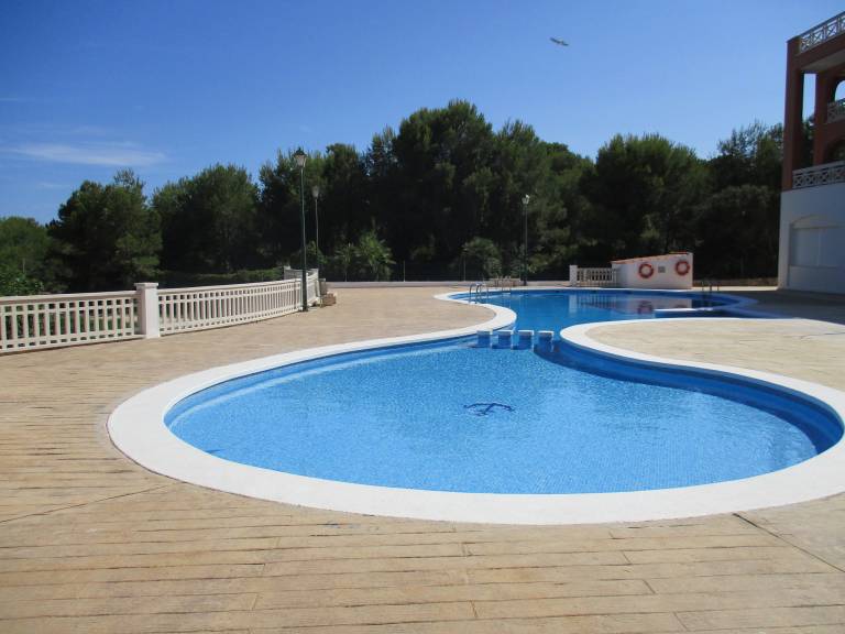 Vacation home with patio, pool & yard — photo 2