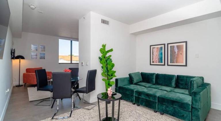 Relaxing 1BR in Miami Close to Brickell and South Beach — photo 4