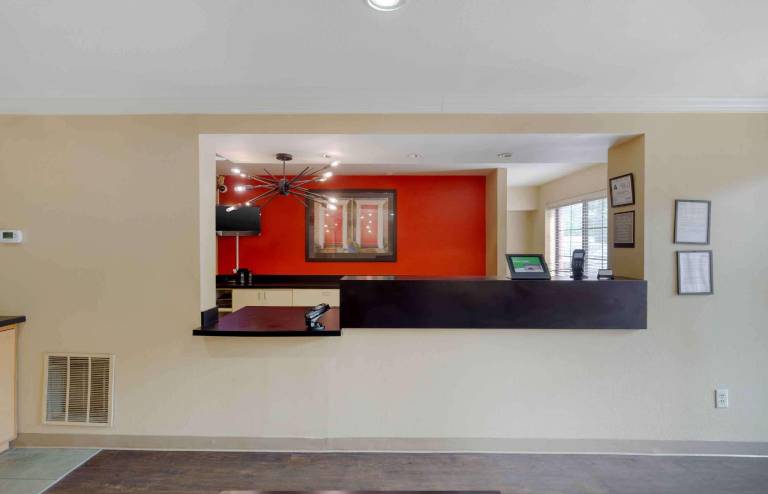 Extended Stay America Select Suites - Raleigh - RTP - 4610 Miami Blvd. — photo 2