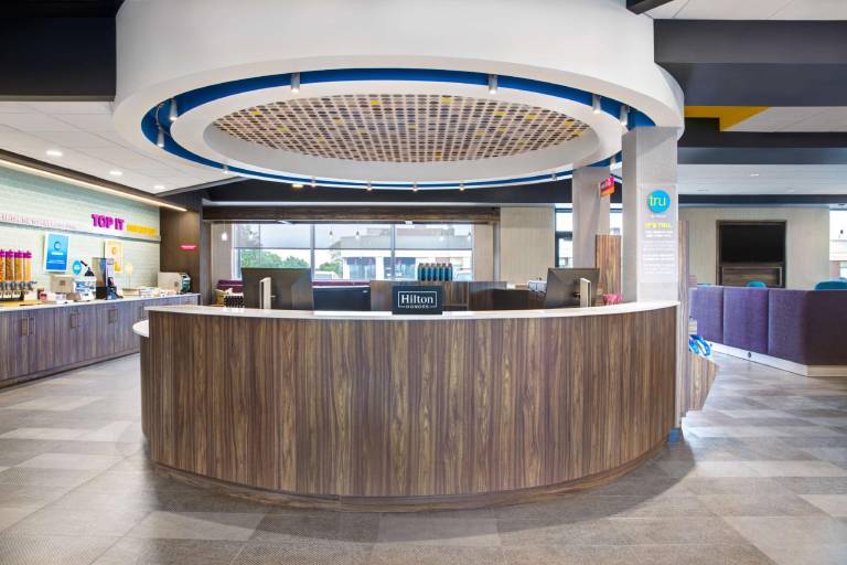 Tru by Hilton Toronto Airport West — photo 5