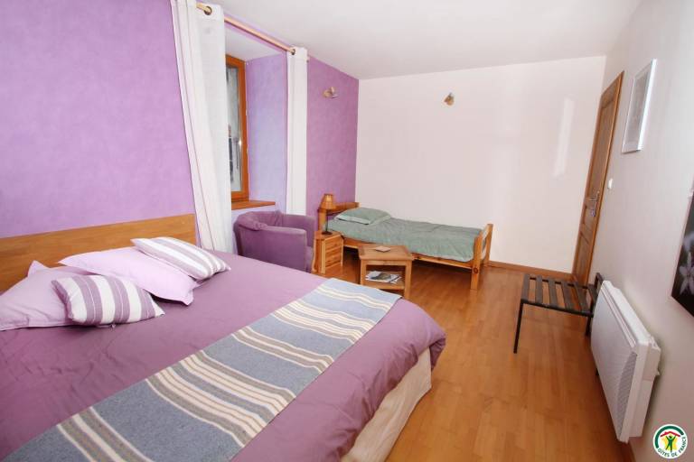 Gite with patio & garden — photo 4