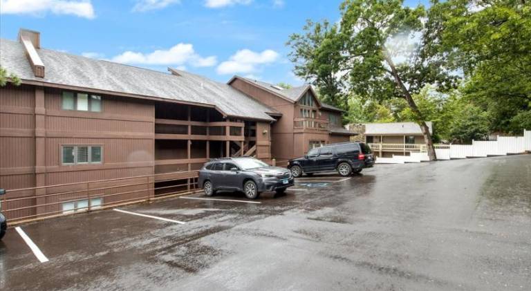 Charming house with hot tub | Pets allowed in Osage Beach, MO