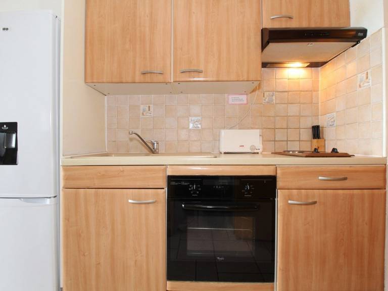 Charming T1 Apartment with A/C, 100m from Thermal Baths, Fully Equipped Kitchen, Private Loggia — photo 4