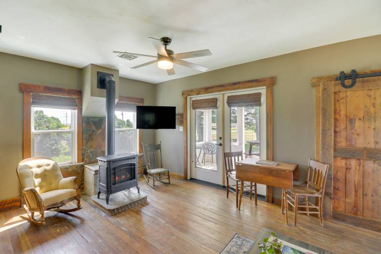 Remodeled Kalispell Farmhouse w/ Mountain Views — photo 4